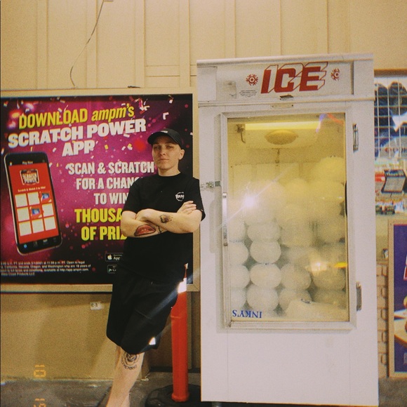 Meet your Posher, Gena - Picture 3 of 7